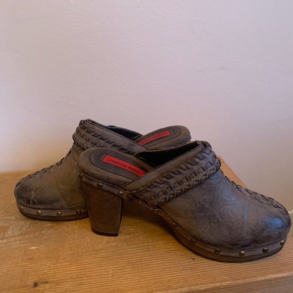 Distressed looking brown leather London Rebel clogs - Picture 2 of 4